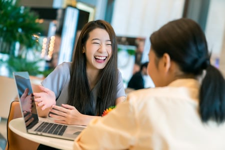 顧客に感動してもらえるような体験を提供するには？企業の成功事例や、実践するためのポイントもご紹介