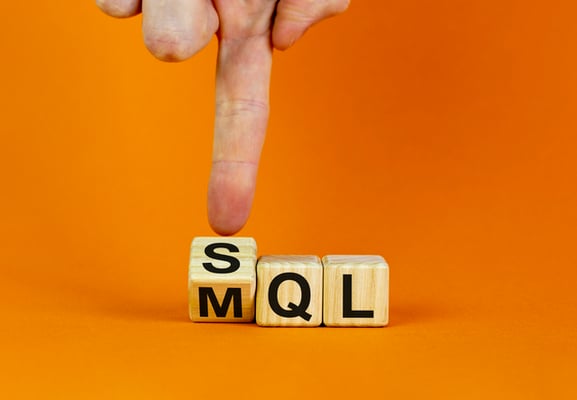 MQLとSQLの違いとは？マーケティング部門と営業部門で生じる課題