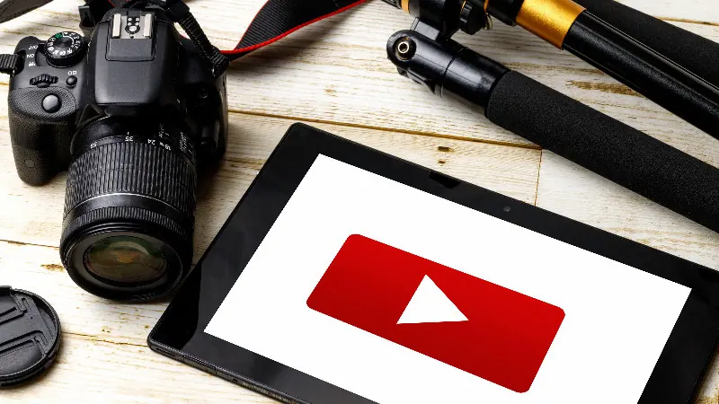 YouTubeの企業アカウントの作り方｜個人アカウントとの違いや活用方法